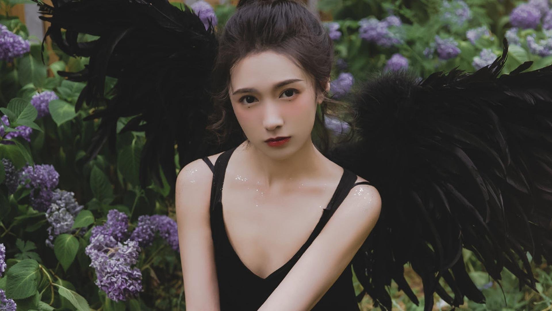 英超裁判语义模型提升多语境判罚准确率，英超裁判服装