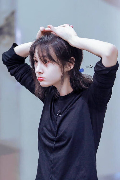 女子接力赛团结作战斩获铜牌，女子接力比赛4×100决赛成绩