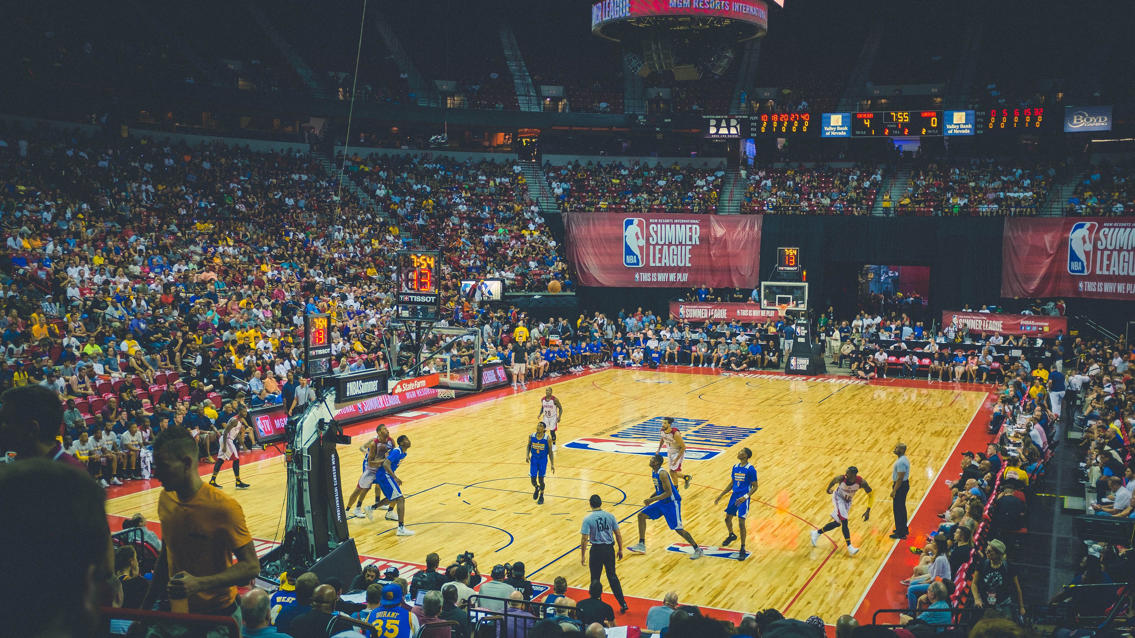 “浓墨重彩！明星对决带来比赛史上最精彩瞬间”，明星对决综艺节目